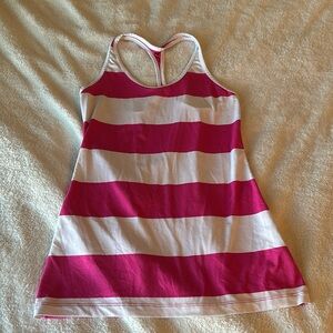 Nike tank top size small